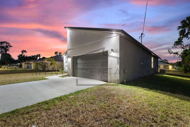 Building Photo - Deposit-Free! Modern, energy efficient hom...