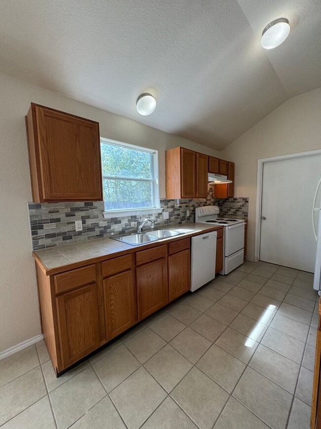 Building Photo - 400 Blue Shale Dr