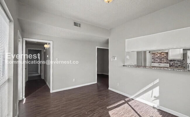 Foto del edificio - 3729 Thistlemont Dr