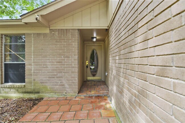 Foto del edificio - 3607 Cedar Gardens Dr