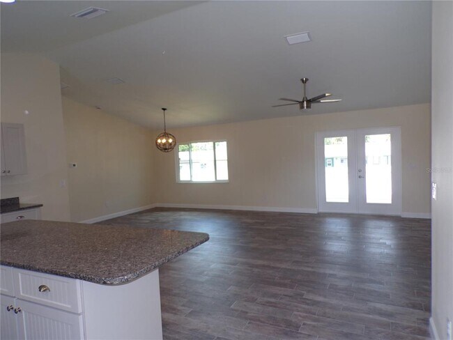 Building Photo - 3112 Pinetree St