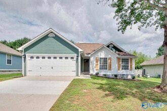 Building Photo - 118 River Oaks Dr