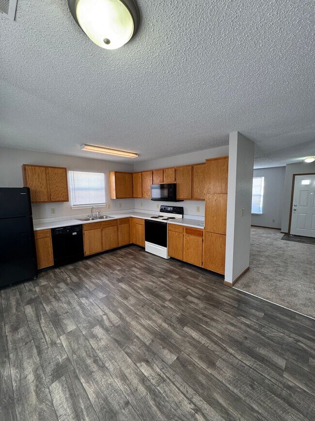 Foto del edificio - Franklin Twp - 3 BR story home