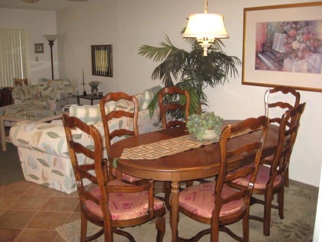 Foto del edificio - 250 Santa Maria St