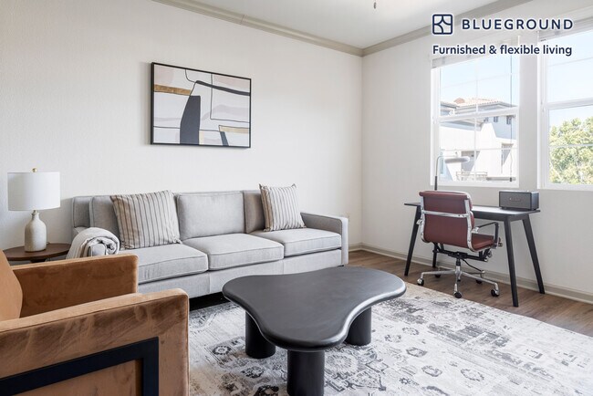 Building Photo - 501 Murphy Ranch Rd