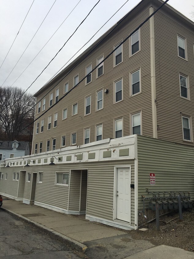 128 Daniels St, Fitchburg, MA 01420 Apartments in Fitchburg, MA