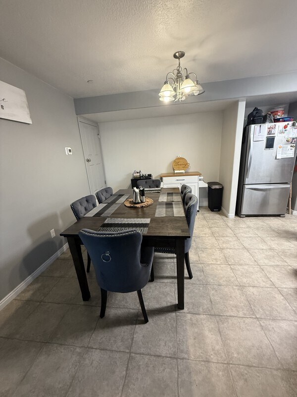 Foto del edificio - 3561-3585 E Rock Creek Rd