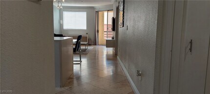 Building Photo - 270 E Flamingo Rd
