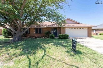Building Photo - 4614 Spring Shadow Dr