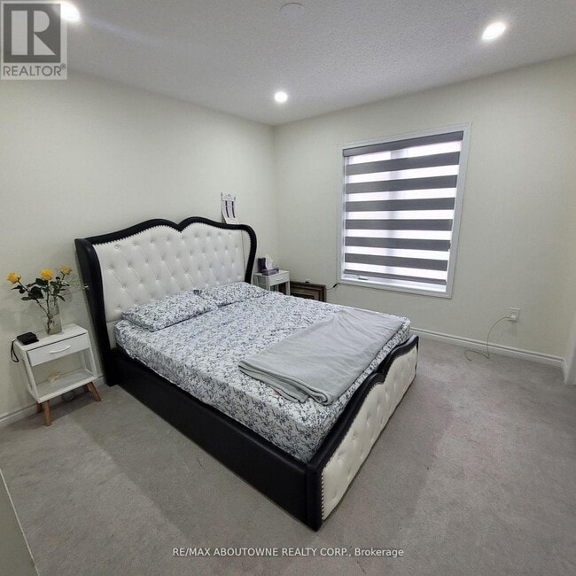 Building Photo - 973 Logan Dr