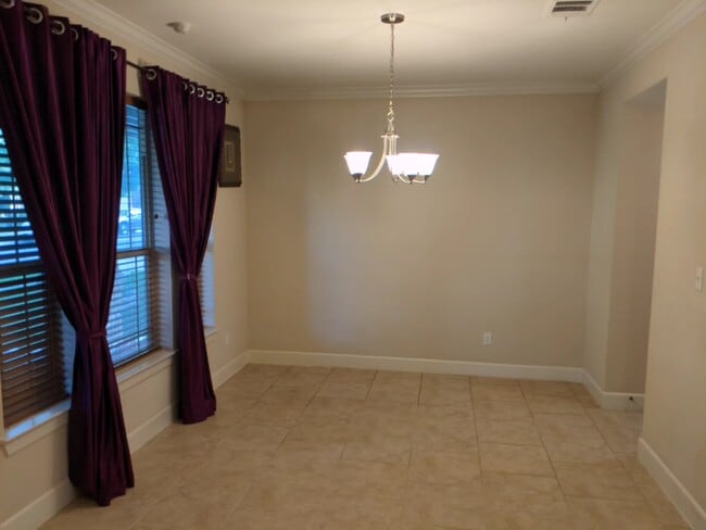 Dining - 13204 Hymeadow Cir