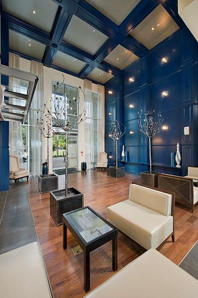 Lobby - Vargos on the Lake