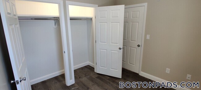 Building Photo - 191 N Common St