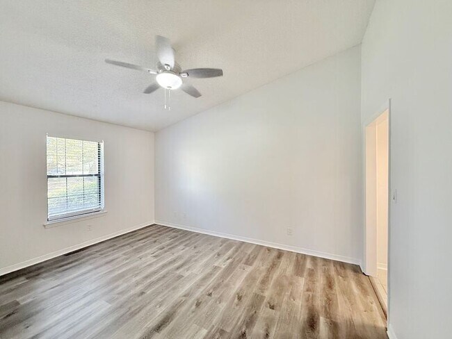 Foto del edificio - 4424 Bellview Ave