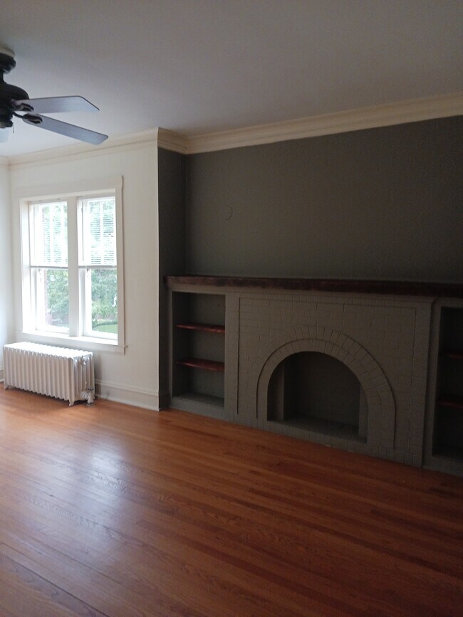 Building Photo - 5727 N Washtenaw Ave