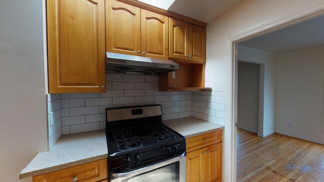 Foto del edificio - Spacious Outer Sunset apartment near Golde...