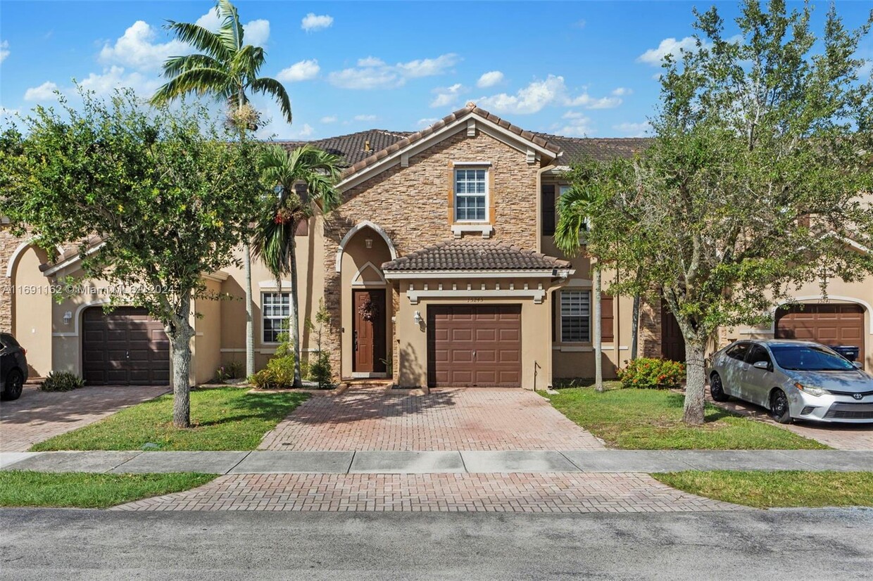 Foto principal - 15245 SW 8th Way