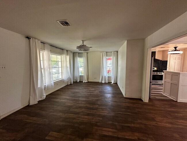 Foto del edificio - 3217 Cole Ave