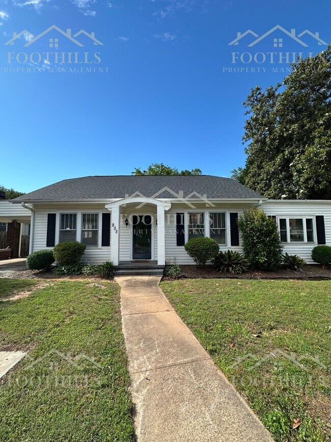 Foto del edificio - 3 Bedrooms | 2 Bathrooms | Near Anderson U...