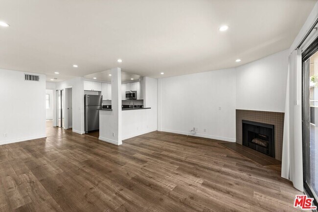 Building Photo - 6212 Fulton Ave