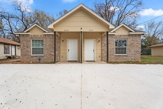 Building Photo - 3115 N Grand Ave