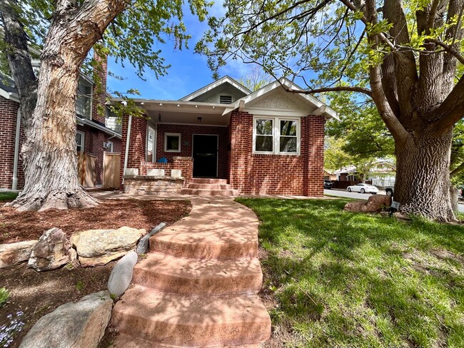 Building Photo - $0 DEPOSIT OPTION. 3BED/2BATH CHARMING HOM...