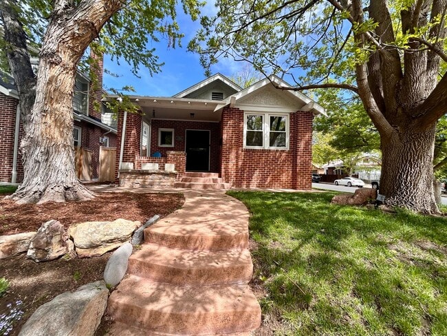 Photo - $0 DEPOSIT OPTION. 3BED/2BATH CHARMING HOM... House