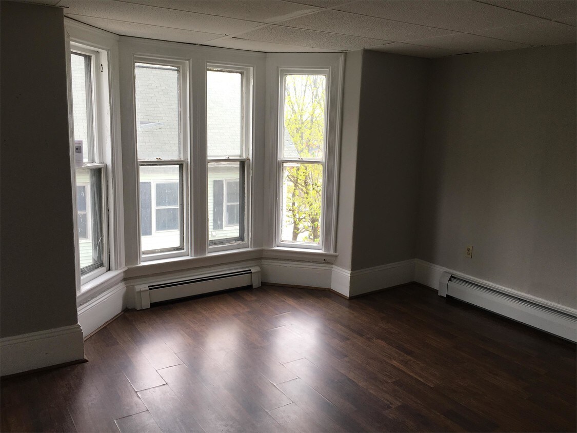 Foto principal - 22 Highland Ave