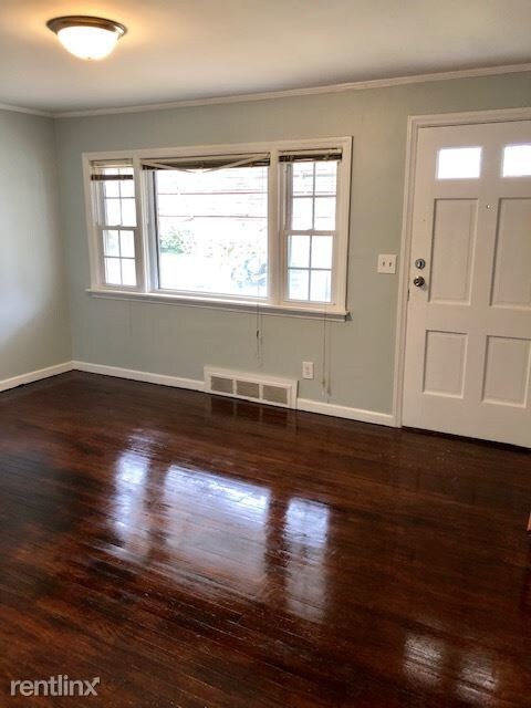 Building Photo - 4 br, 1.5 bath  - 30 Arcadia Ave