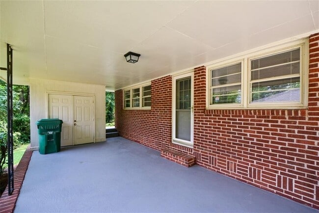 Building Photo - 1376 Woodbine St