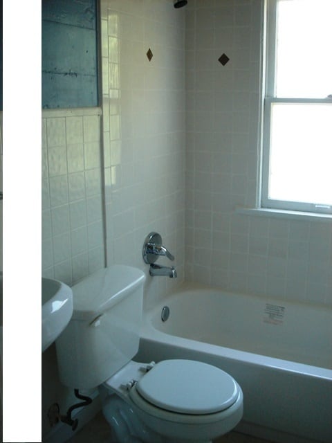 Building Photo - 1320 6th St