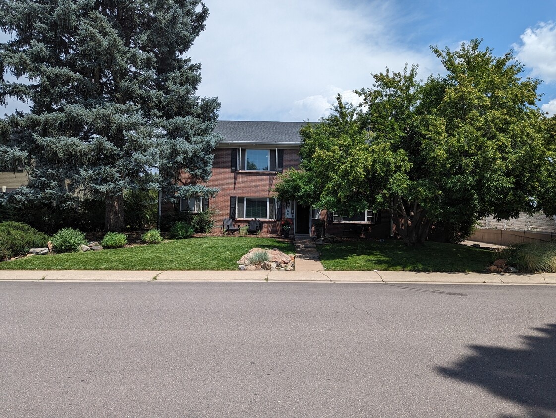 Front - 950 S Harrison St