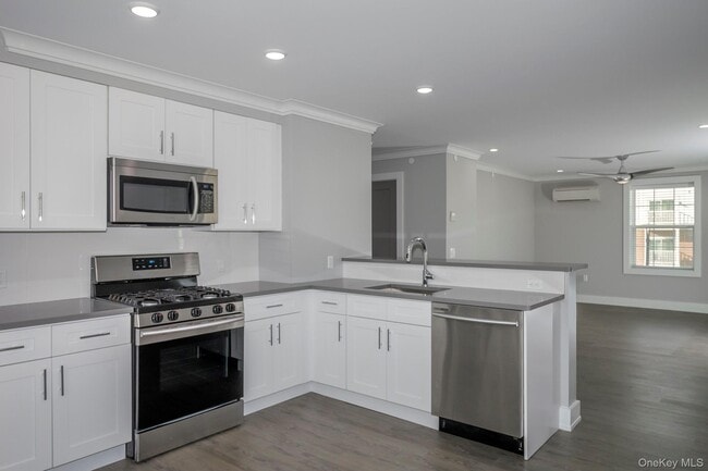 Building Photo - 75 Circle Dr