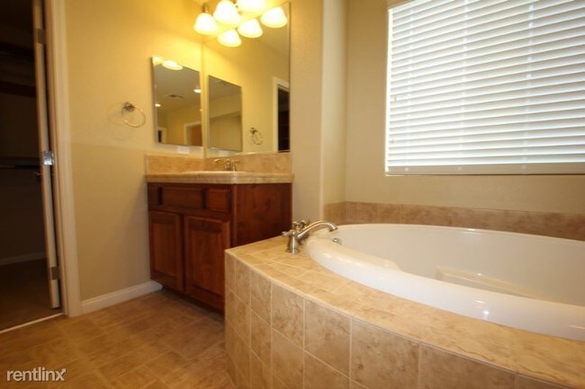 Foto del edificio - 4 br, 4 bath House - 969 Noah Valley Street