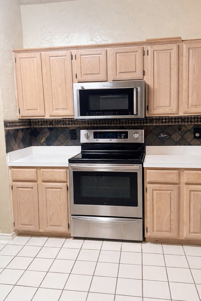 Photo - 7011 Cottonwood Cir House