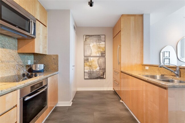 Foto del edificio - 50 South Pointe Dr