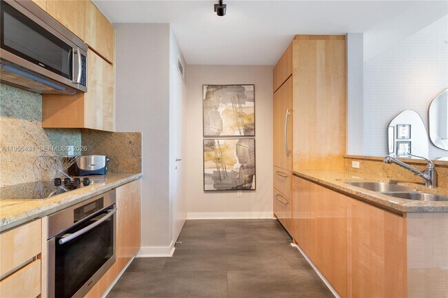 Building Photo - 50 South Pointe Dr