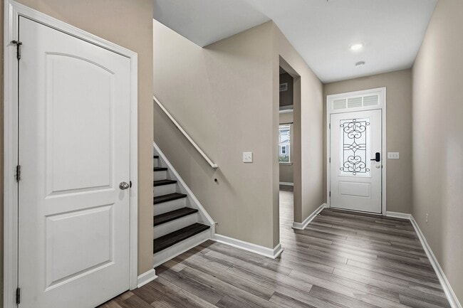 Building Photo - 313 Summer Ranch Dr