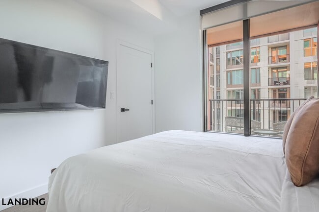 Building Photo - 632 Howard Rd SE