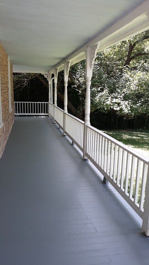 Primary Photo - 2644 N Beechwood Pl