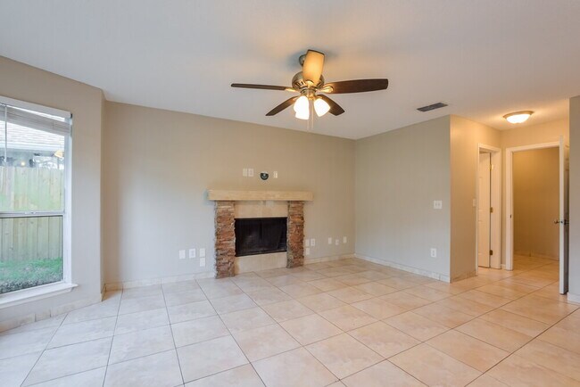 Foto del edificio - 2233 Grand Tree Ct