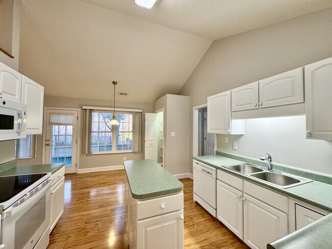 Foto del edificio - 159 Daleyuhski Way