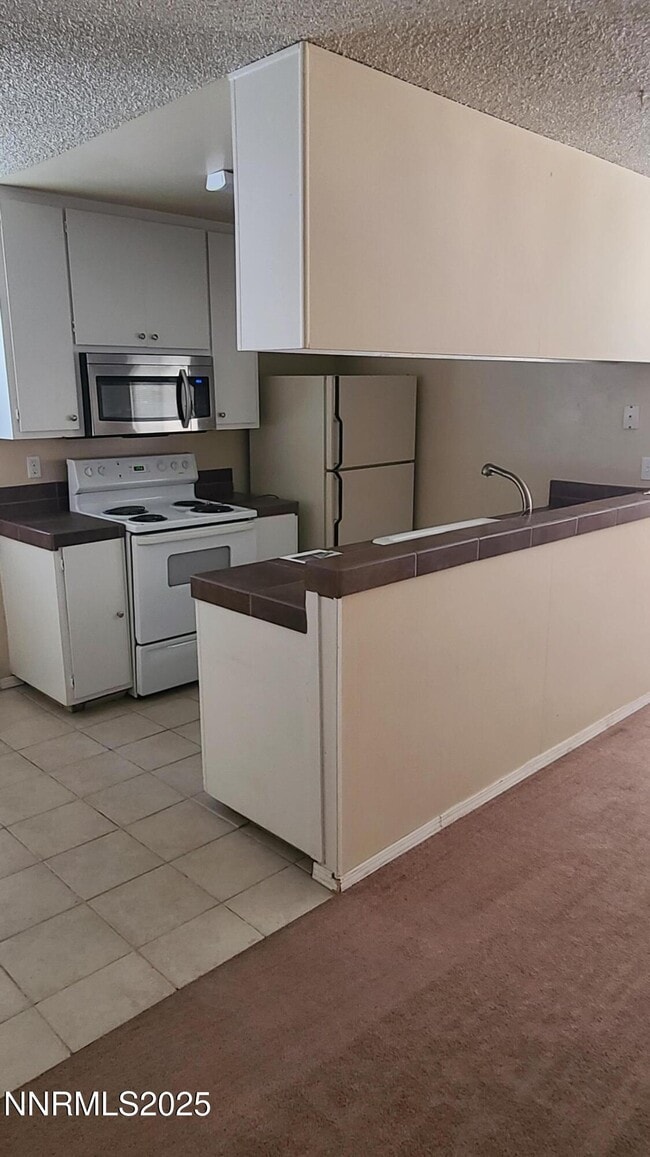 Building Photo - 5031 Catalina Dr