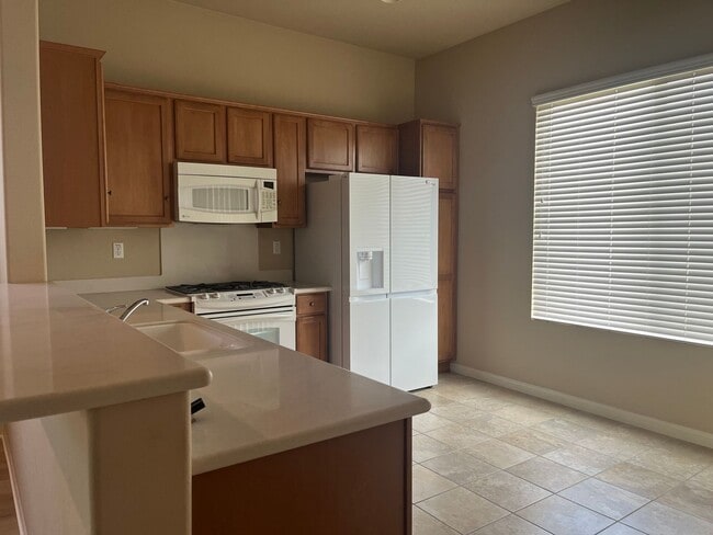 Foto del edificio - 2 bedroom 2 bath with bonus room/ office r...