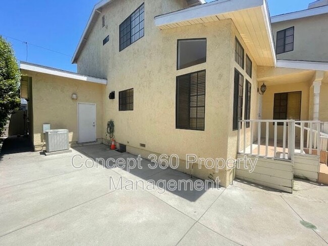 Building Photo - 17026 CRENSHAW BLVD