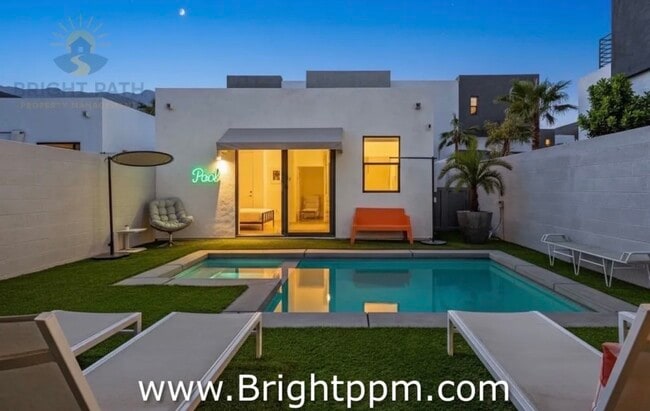 Foto del edificio - 2705 Paragon Loop