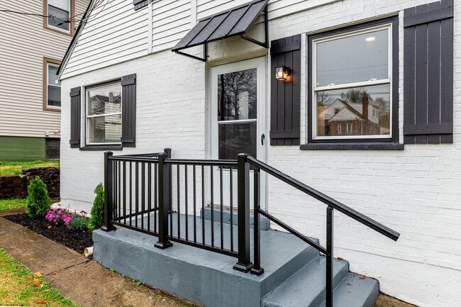 Building Photo - 6417 Bramble Ave