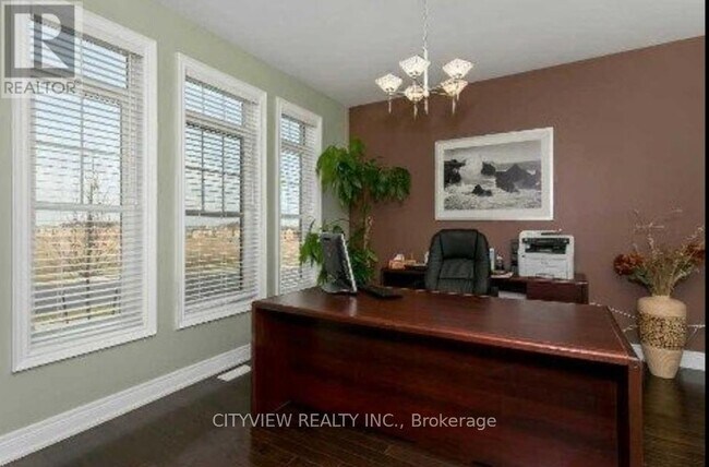 Photo du bâtiment - 12 Fort Williams Dr