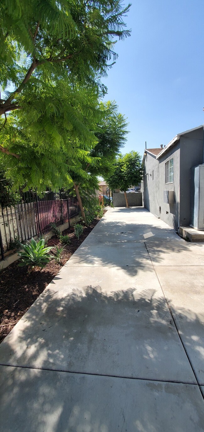 Foto del edificio - 4255 1/2 Altadena Ave.