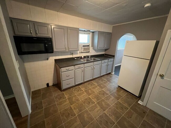 Foto del edificio - 6939 S Benton Ave